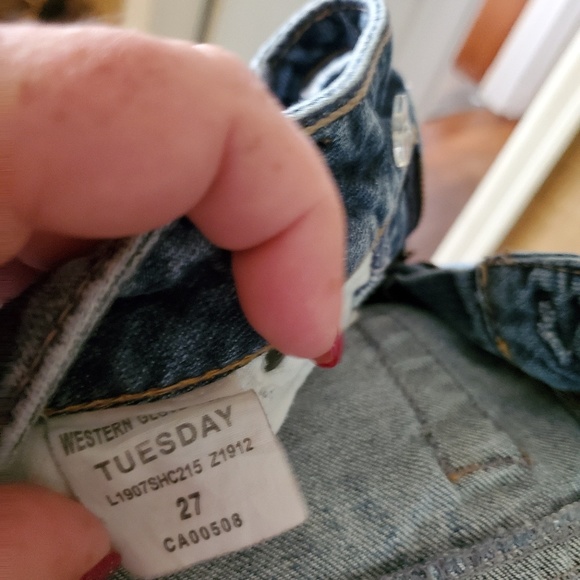 Silver capris - Picture 2 of 3